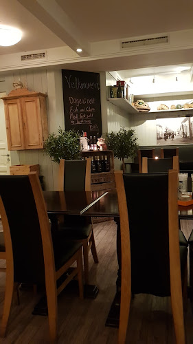 Ninos - Gastronomi og hotellvirksomhet