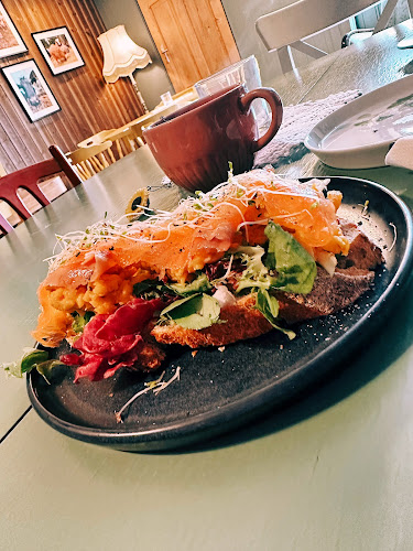 Opinii despre Fjordgløtt kafé og landhandel în Eina - Gastronomi og hotellvirksomhet