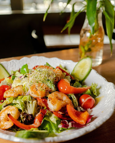 Intermezzo Cafe, Bar & Restaurant - Gastronomi og hotellvirksomhet