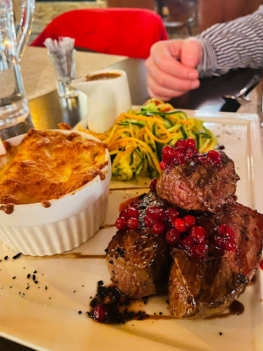 Comentarii opinii despre Surf & Turf Restaurant AS