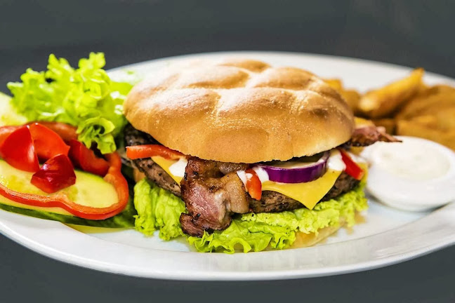 Inside Live & Rock cafe - Gastronomi og hotellvirksomhet