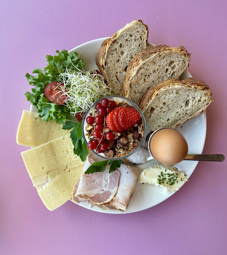 Comentarii opinii despre SVINGEN - Kolonial og Kafé -