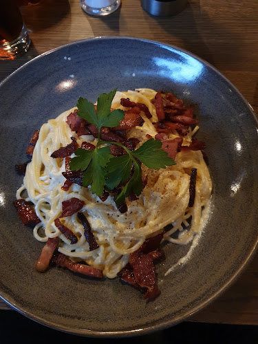 Cæsar Café og Pizzabar | Restaurant og kafe - Gastronomi og hotellvirksomhet