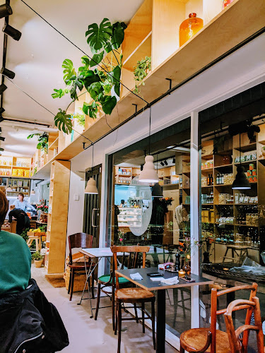 SVINGEN - Kolonial og Kafé - - Gastronomi og hotellvirksomhet