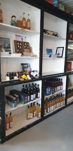 E.H. Vaage Landhandel, bageri & dampskibsexpedition - Gastronomi og hotellvirksomhet