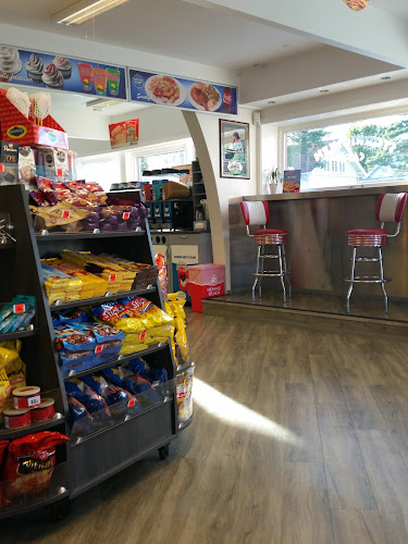 Birkeland Storkiosk Pizza & Grill AS - Gastronomi og hotellvirksomhet