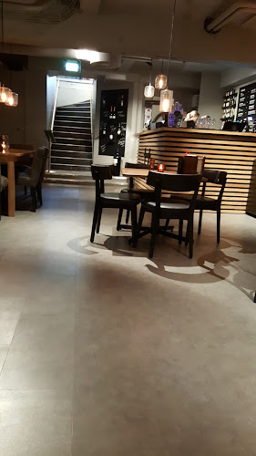 Comentarii opinii despre Holy Cow