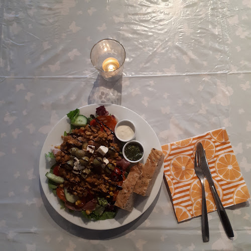 Opinii despre Hos Nabo'n în Gjerdrum - Gastronomi og hotellvirksomhet