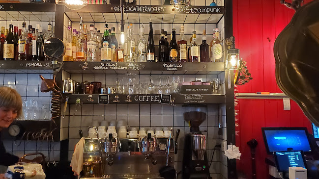 Comentarii opinii despre Casa Inferno