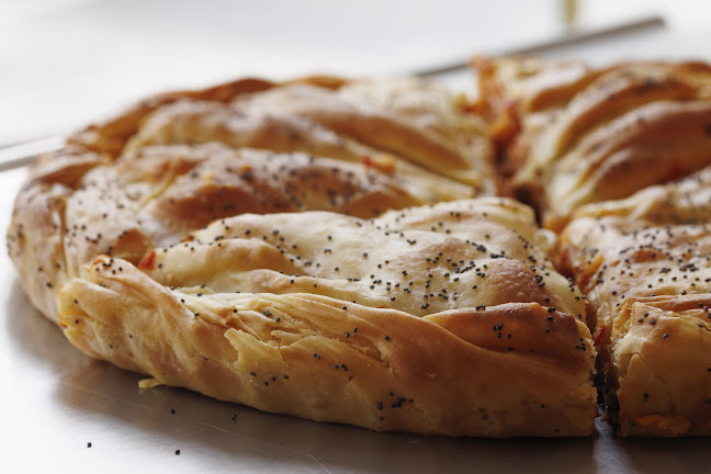 Yasou Gresk Bakeri & Kafe AS - Gastronomi og hotellvirksomhet