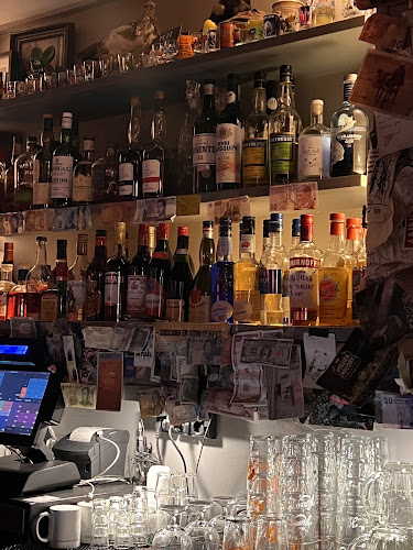 Revolver - Gastronomi og hotellvirksomhet