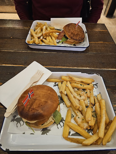 HELT VILT (Completely Wild) - Oslo