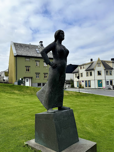 Comentarii opinii despre Onkel Oskar Sandnessjøen