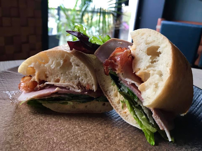 Opinii despre Let’s Eat Deli Ålesund în Ålesund - Gastronomi og hotellvirksomhet