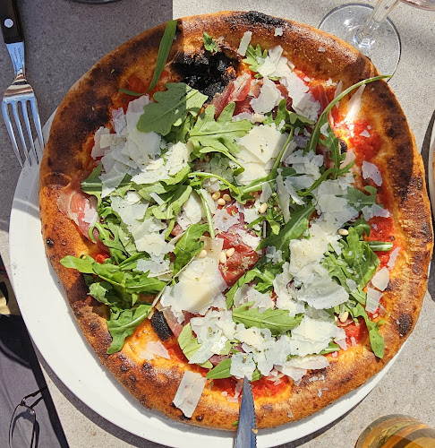 Opinii despre In bocca al lupo în Lillehammer - Gastronomi og hotellvirksomhet