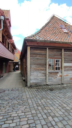 Kaf Kafe Bryggen - Gastronomi og hotellvirksomhet