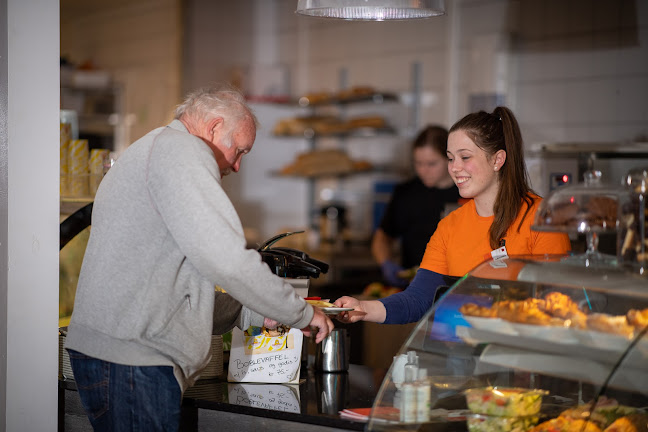 Kafe | Kirkens Bymisjon i Hønefoss - Gastronomi og hotellvirksomhet