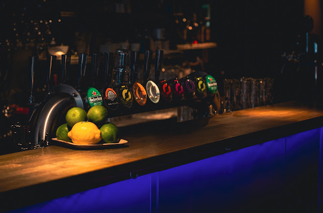 Ta det Piano (Piano Bar & Backyard) - Gastronomi og hotellvirksomhet