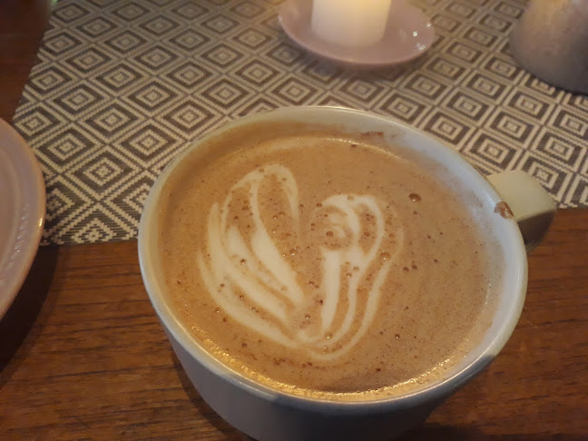 Comentarii opinii despre Henningsvær Lysstøperi og Cafe