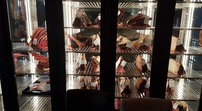 Jonathan Grill - Gastronomi og hotellvirksomhet