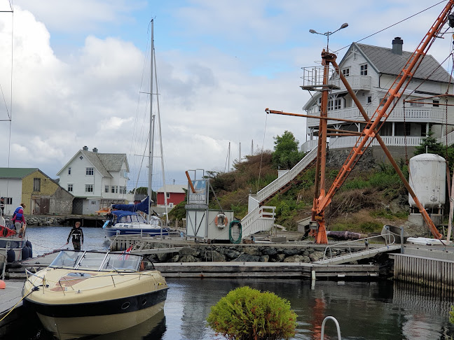 Opinii despre Værlandet Gjestehamn/ Kroa în Værlandet - Gastronomi og hotellvirksomhet