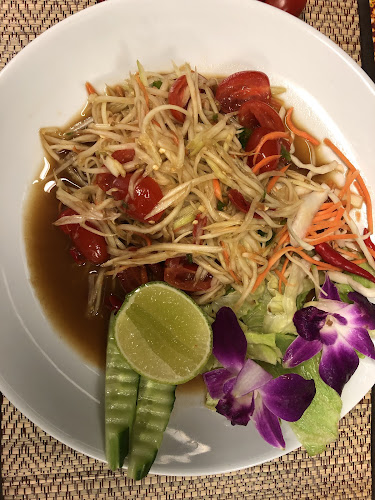 Laithai dining og take away - Gastronomi og hotellvirksomhet