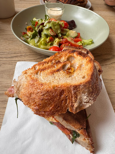 Comentarii opinii despre Hungry Heart Cafe