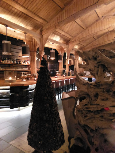 Holmenkollen Restaurant - Gastronomi og hotellvirksomhet