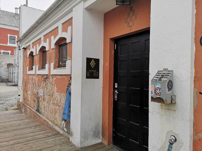 Comentarii opinii despre Øst