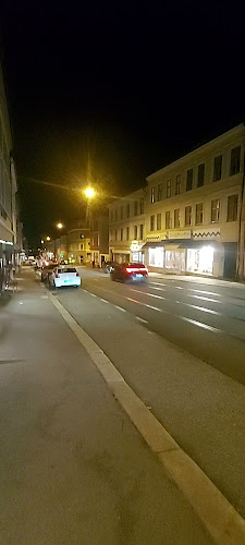 Opinii despre San Remo pizza & grill în Oslo - Gastronomi og hotellvirksomhet