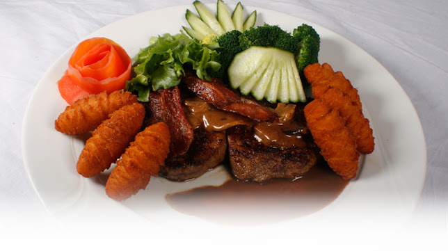 Opinii despre Napoli Restaurant og Hotell în Sandnessjøen - Gastronomi og hotellvirksomhet