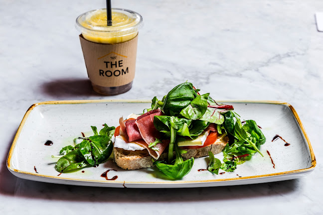 Comentarii opinii despre The Room Café