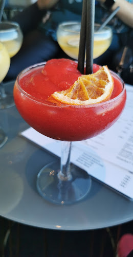 Top 13 Bar & Lounge - Gastronomi og hotellvirksomhet