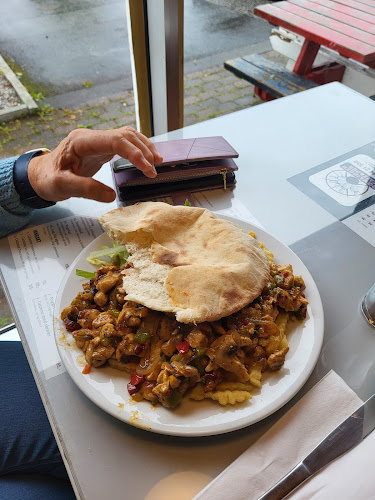 Bowlingen Cafe - Bremnes