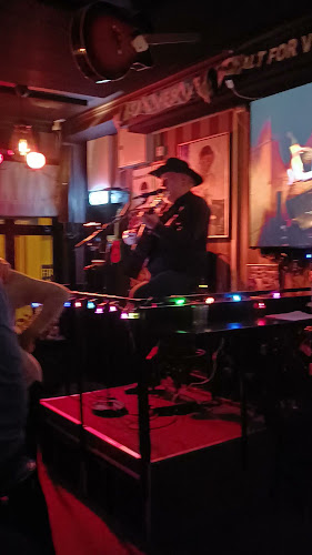 Madame Aase Pub - Gastronomi og hotellvirksomhet