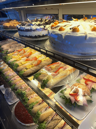 Opinii despre Bakeriet Cafe og Catering AS în Deknepollen - Gastronomi og hotellvirksomhet