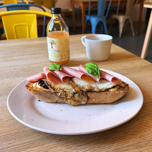 Opinii despre Hungry Heart Cafe în Larvik - Gastronomi og hotellvirksomhet