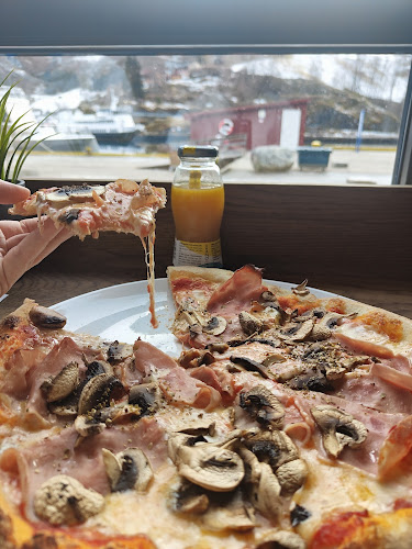 Opinii despre Flåm Bakeri în Flåm - Gastronomi og hotellvirksomhet