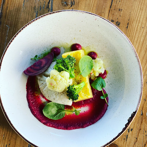 Opinii despre Sætre Marina Restaurant og Bakeri în Sætre - Gastronomi og hotellvirksomhet