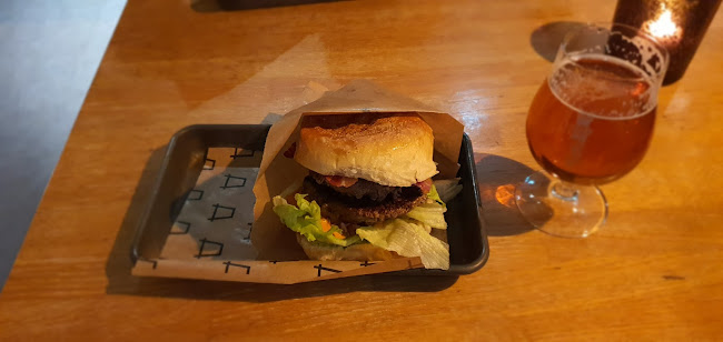 Holy Cow - Gastronomi og hotellvirksomhet