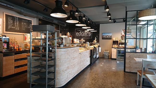 Opinii despre Edgars Bakeri & Konditori Lyngdal în Lyngdal - Gastronomi og hotellvirksomhet