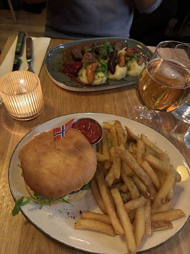 HELT VILT (Completely Wild) - Oslo