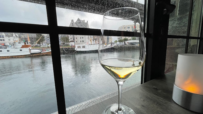 Opinii despre Sjøbua în Ålesund - Gastronomi og hotellvirksomhet