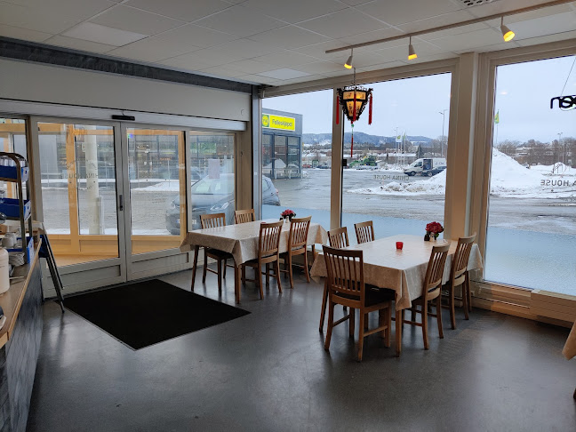 China House Restaurant & Cafe - Gastronomi og hotellvirksomhet