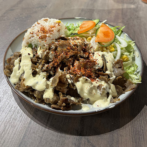 Istanbul Kebab, Pizza og Grill - Gastronomi og hotellvirksomhet