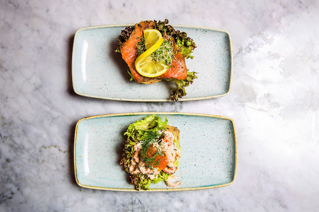 Comentarii opinii despre The Room Café