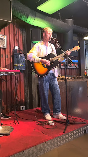 Opinii despre Fat Tire Garage în Lyngdal - Gastronomi og hotellvirksomhet