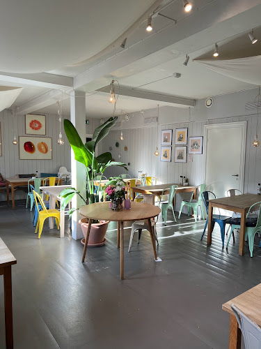 Hungry Heart Cafe - Gastronomi og hotellvirksomhet