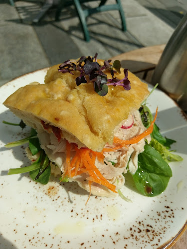 Comentarii opinii despre Amalies Hage