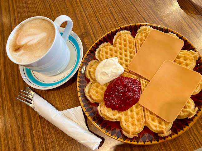 Opinii despre Retrolykke kaffebar în Oslo - Gastronomi og hotellvirksomhet